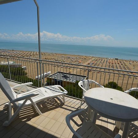 شقة Lignano Sabbiadoro Sea Front المظهر الخارجي الصورة