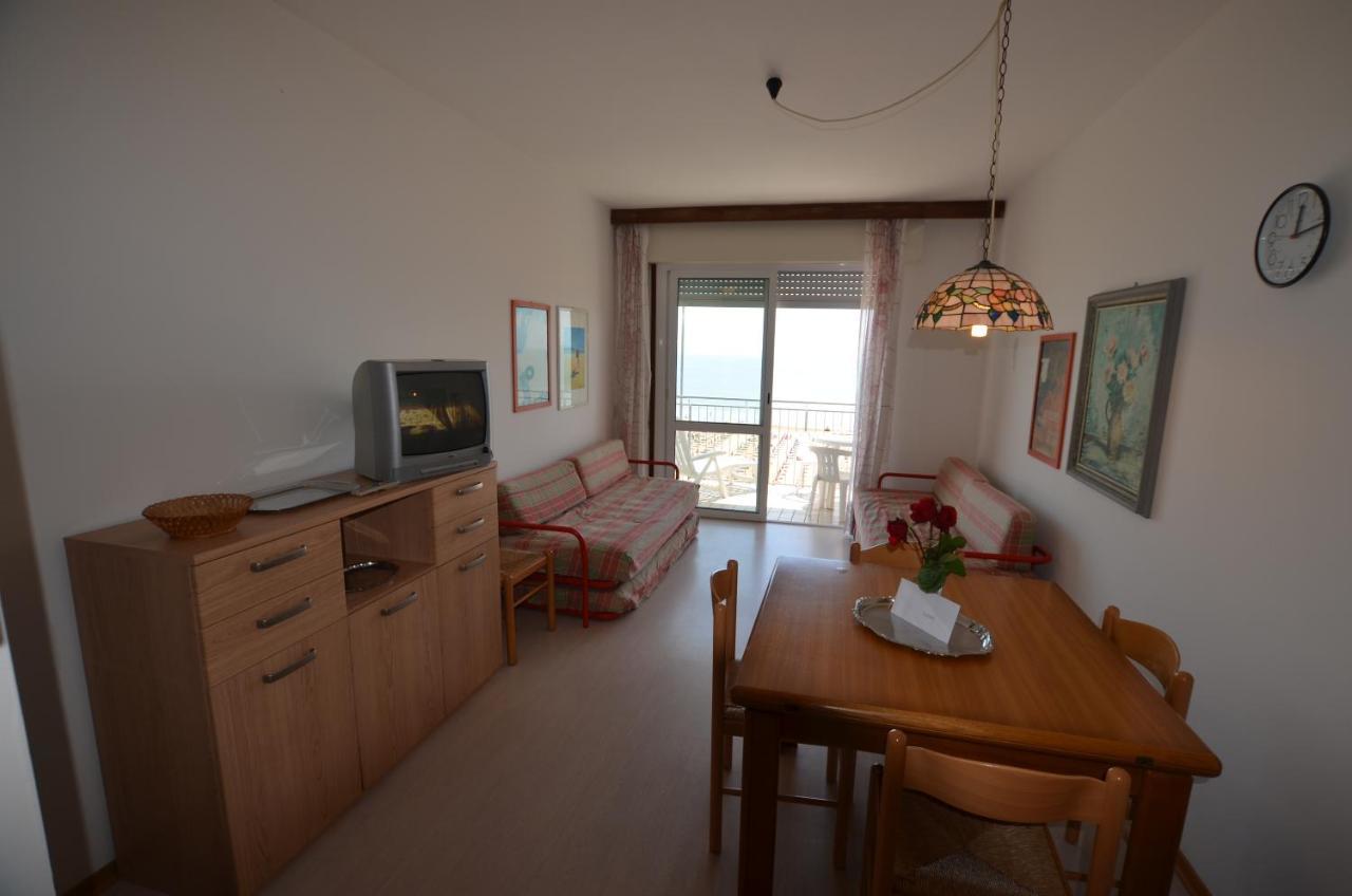 شقة Lignano Sabbiadoro Sea Front المظهر الخارجي الصورة